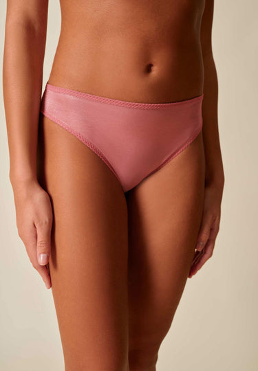Front view of a women model wearing Gossard rose pink microfibre Brief